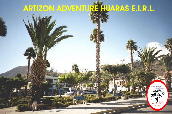 PLAZA DE ARMAS DE LA CIUDAD DE YUNGAY